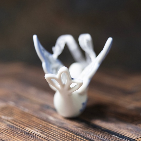 Porcelain ceramic dove bird JOY Christmas holiday ornament figurine blue white - Picture 4 of 7